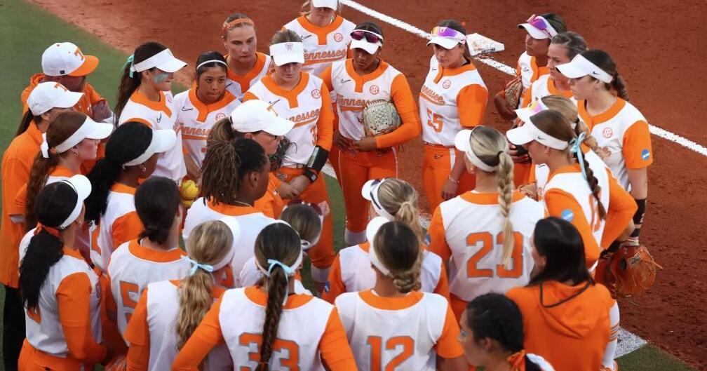 Mistakes doom Lady Vols in 5-2 Game 1 loss to Nebraska | Local Sports