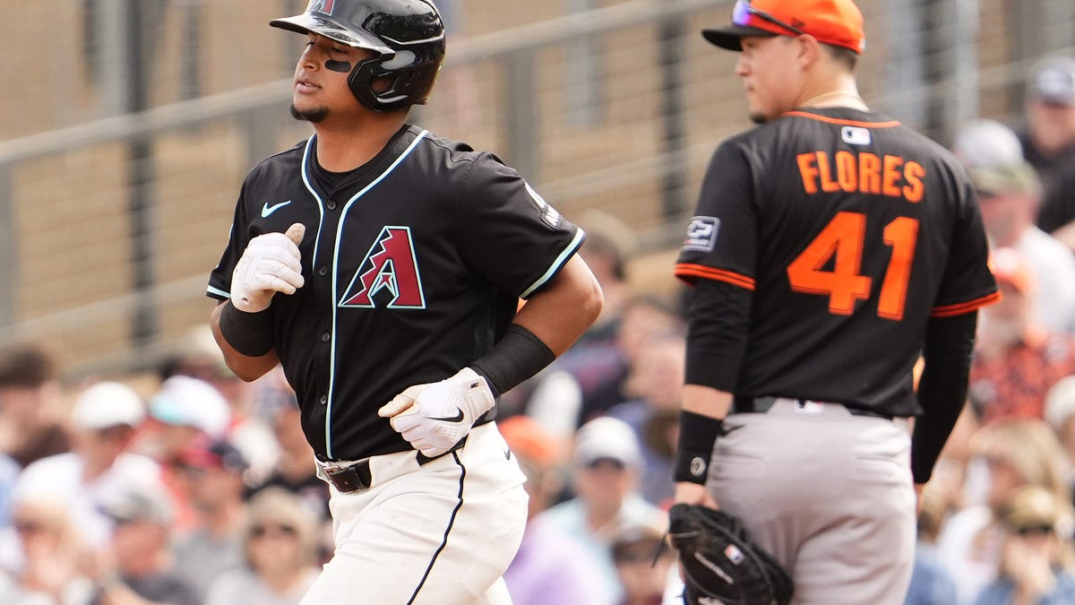 Diamondbacks to face one of MLB's surprise teams in Giants