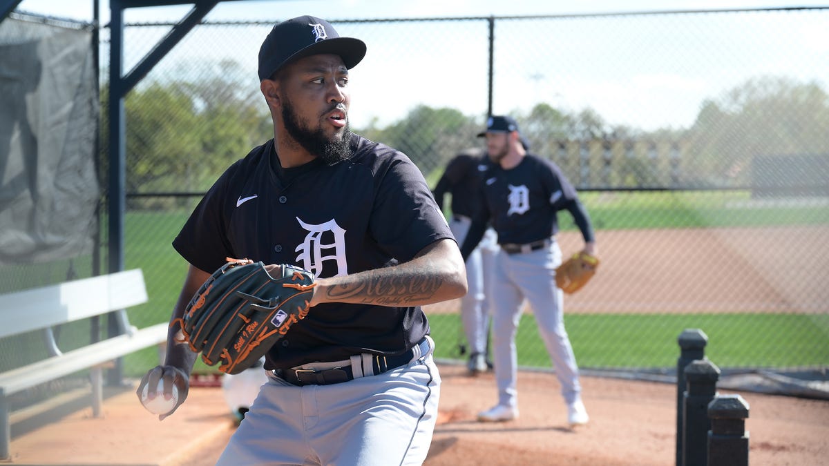 Tigers plan to call up RHP Dylan Smith to add high-velocity arm in bullpen