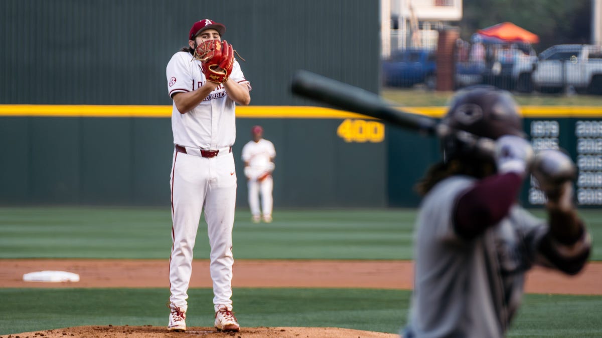 Arkansas baseball falls to LSU in extra innings of series opener