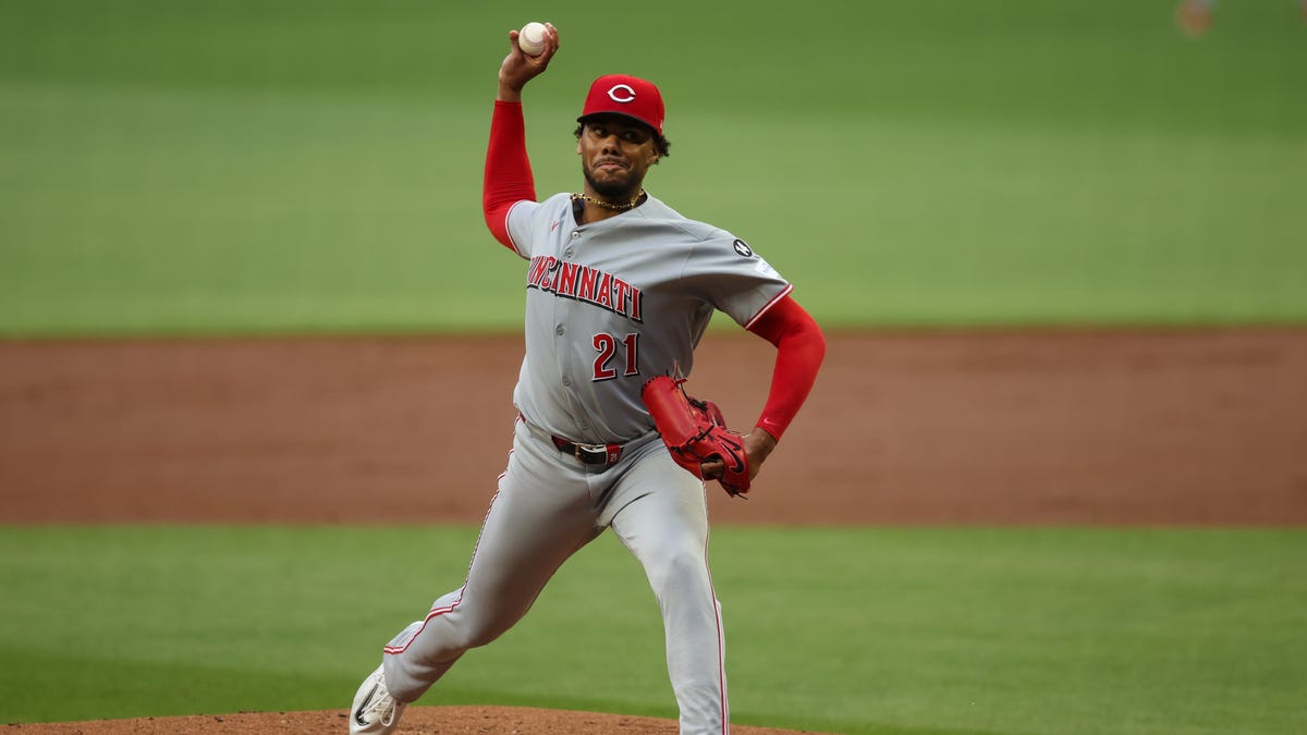 Hunter Greene suffers groin injury, exits Reds vs. Braves game