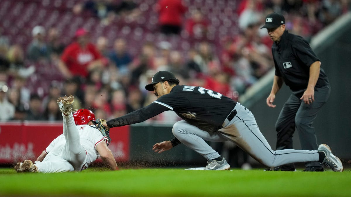 Cincinnati Reds drop opener to Chicago White Sox