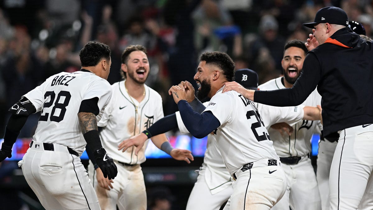 Tigers' Báez hits three-run homer in 11th inning to beat Red Sox