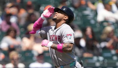 Ketel Marte hits 2 HRs