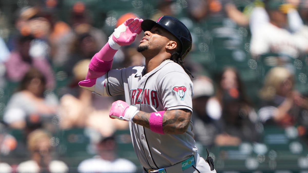 Ketel Marte hits 2 HRs