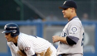 Boone brothers Bret and Aaron face off as coaches: Rangers vs. Yankees