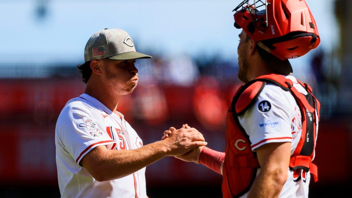 Reds jab Guardians with 'got swept in Cincinnati' shirts
