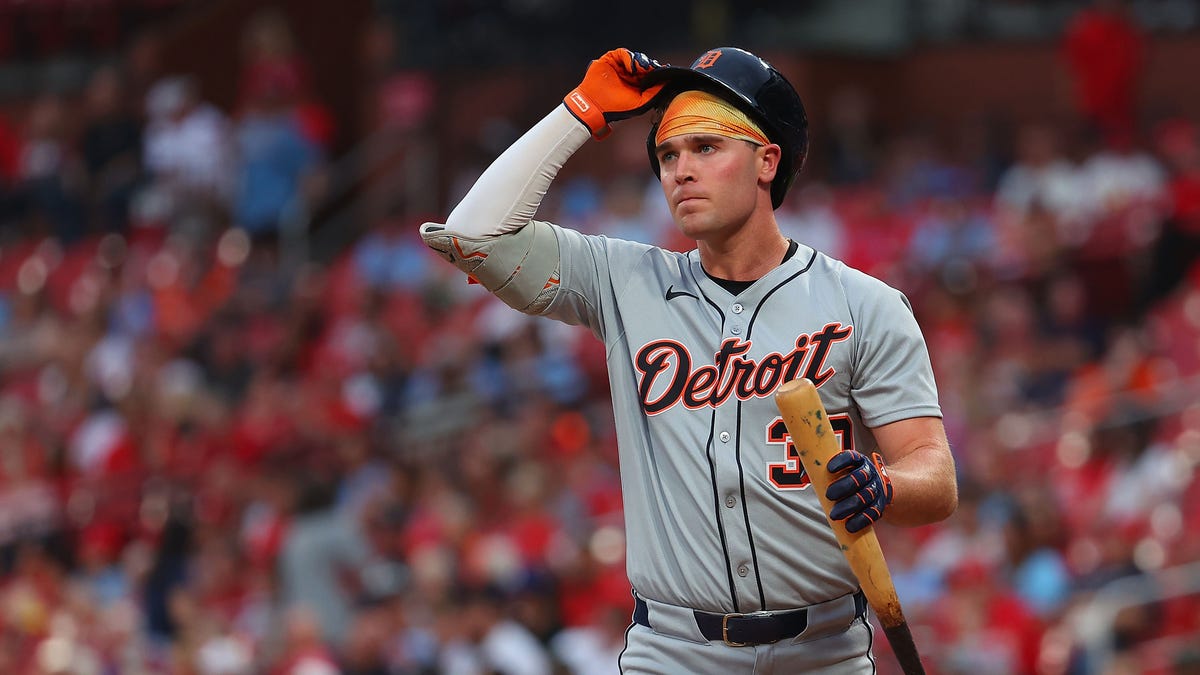 St. Louis Cardinals roll to 11-4 win in opener