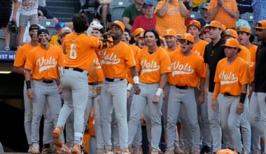 NCAA baseball regional bracket projections: Hosting race, bubble watch