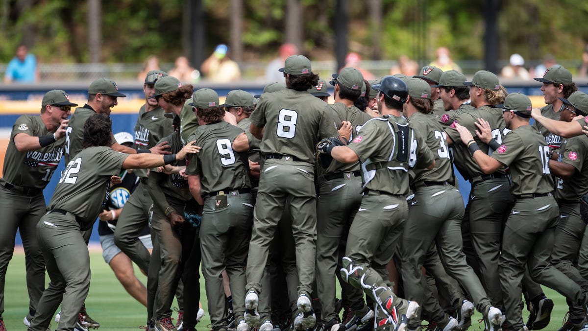 NCAA baseball tournament bracket predictions ahead of selection show