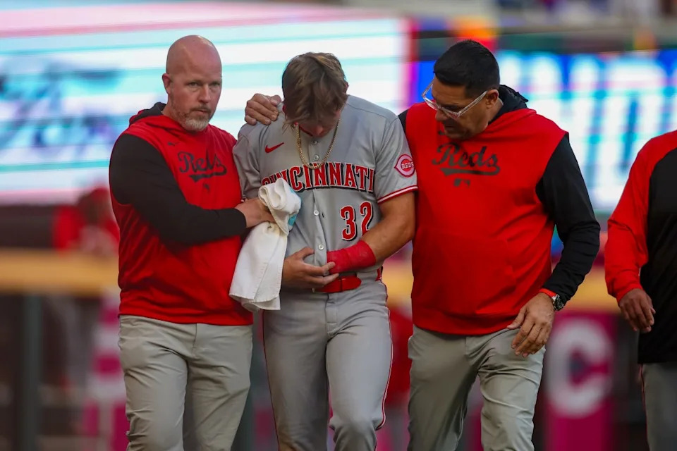 May 5, 2025; Atlanta, Georgia, USA; Cincinnati Reds left fielder Tyler Callihan (32) leaves the game with an injury against the Atlanta Braves in the third inning at Truist Park. Mandatory Credit: Brett Davis-Imagn ImagesBrett Davis-Imagn Images
