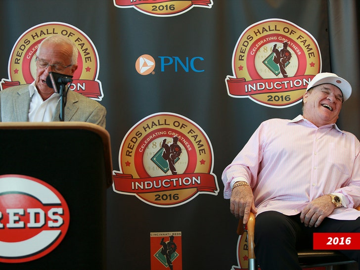 Marty Brennaman with Pete Rose getty 3