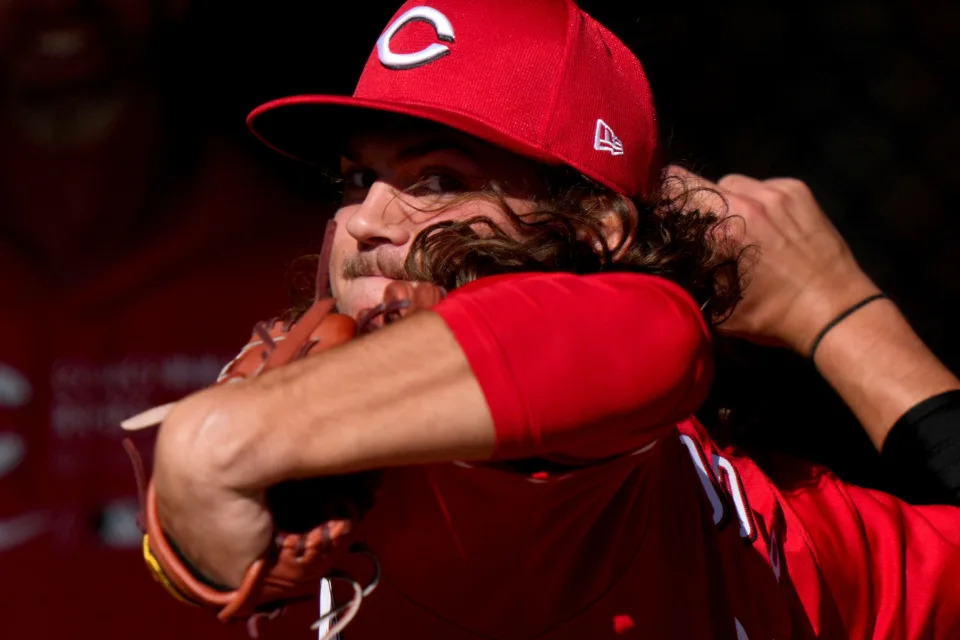 Cincinnati Reds non-roster invitee pitcher Rhett Lowder (81) throws in the bullpen during spring training workouts, Friday, Feb. 16, 2024, at the team’s spring training facility in Goodyear, Ariz.