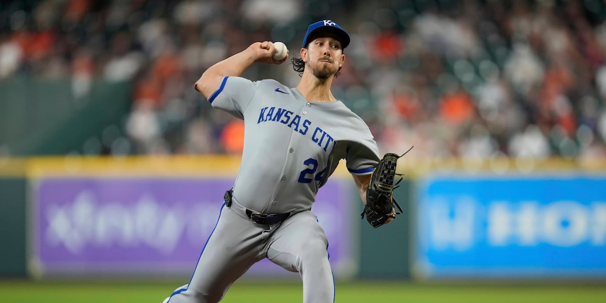 Royals squander late lead in 4-3 loss to Astros