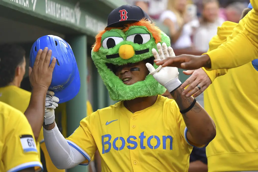 No, Rafael Devers Would Not Be Good Cubs Fit -