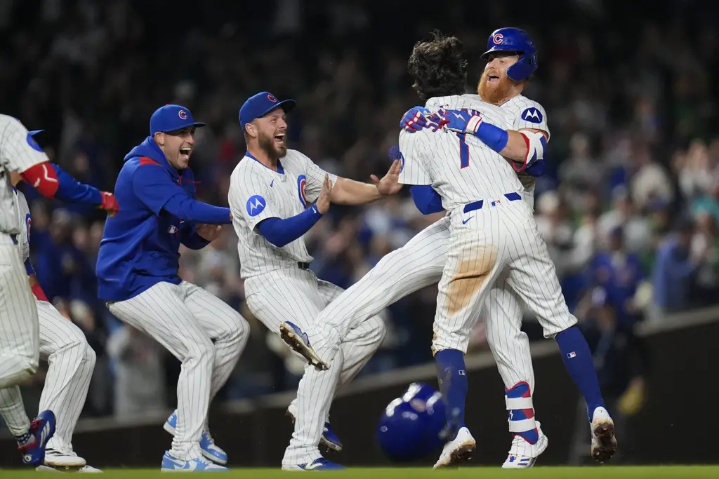 Cubs Enter White Sox Series with 67% Postseason Odds -