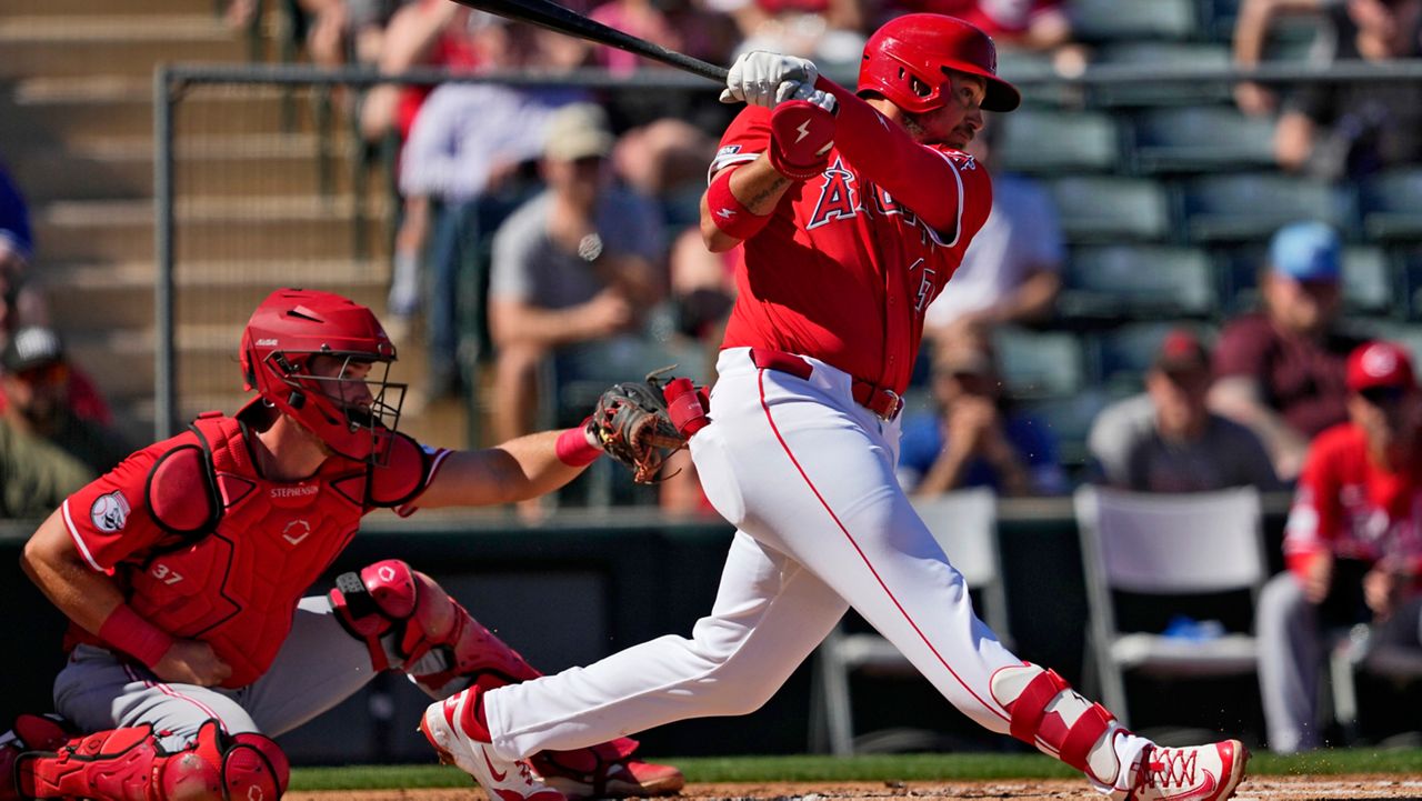 FILE - Los Angeles Angels' Ryan Noda hits against the Cincinnati Reds during a spring training baseball game, Wednesday, Feb. 26, 2025, in Tempe, Ariz. (AP Photo/Matt York, File)