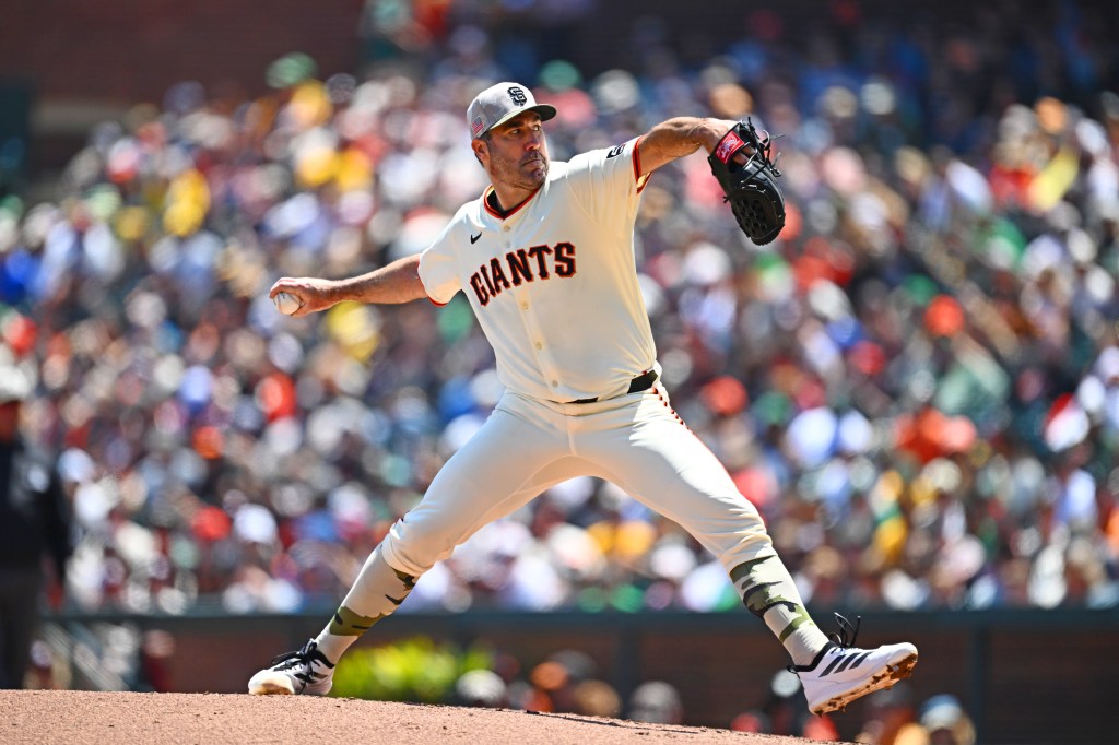 Verlander gets no decision, but Giants finish sweep of Athletics