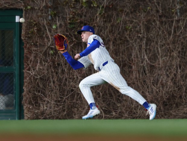 Cubs centerfielder Pete Crow-Armstrong makes a running catch for an out in the seventh inning against the Dodgers at Wrigley Field on April 23, 205, in Chicago. (John J. Kim/Chicago Tribune)