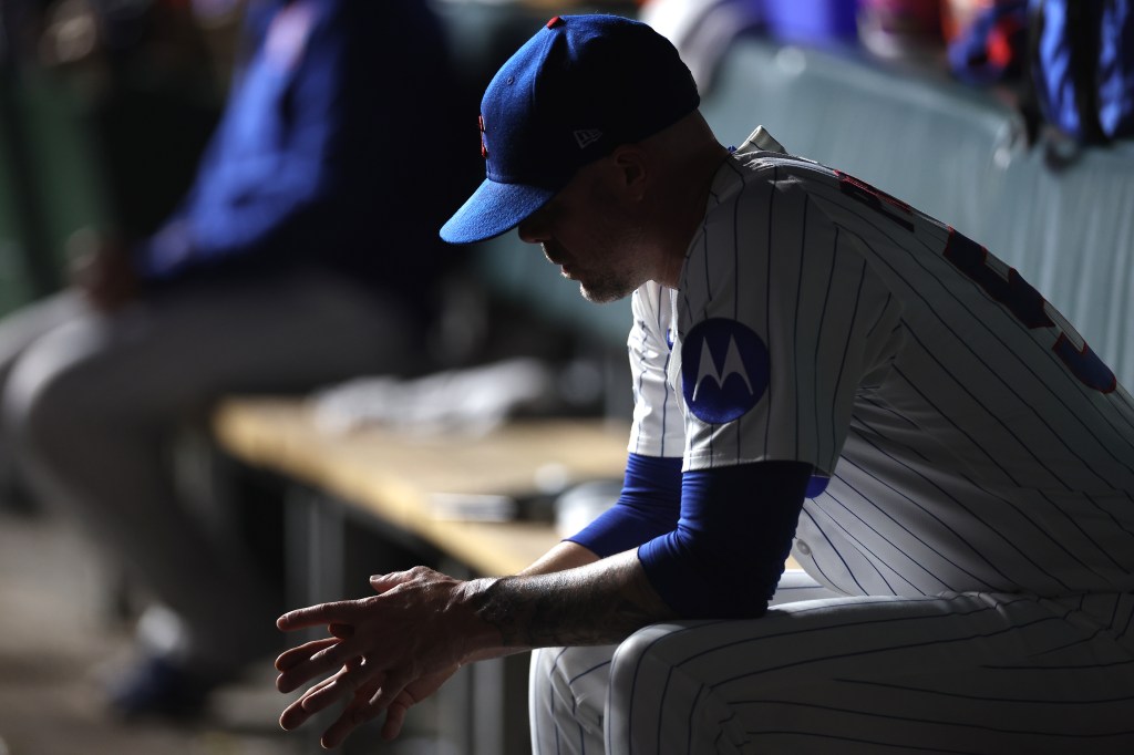 Chicago Cubs give up 9 hits in the 11th inning to lose 14-5