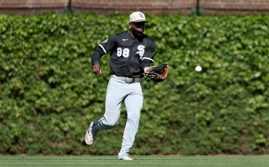 Chicago White Sox CF Luis Robert Jr. not focusing on trade chatter