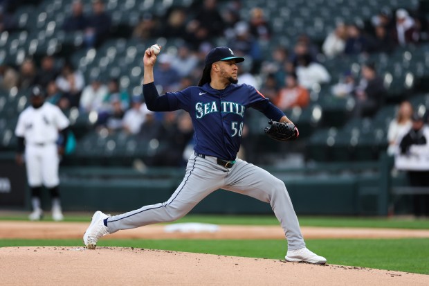 Seattle Mariners pitcher Luis Castillo (58) pitches during the first inning against the Chicago White Sox at Rate Field on Monday, May 19, 2025, in Chicago. (Armando L. Sanchez/Chicago Tribune)