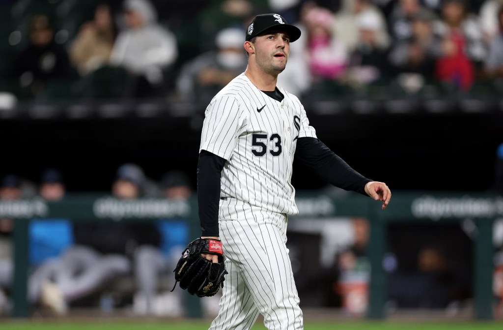 Chicago White Sox-Cincinnati Reds game delayed by rain