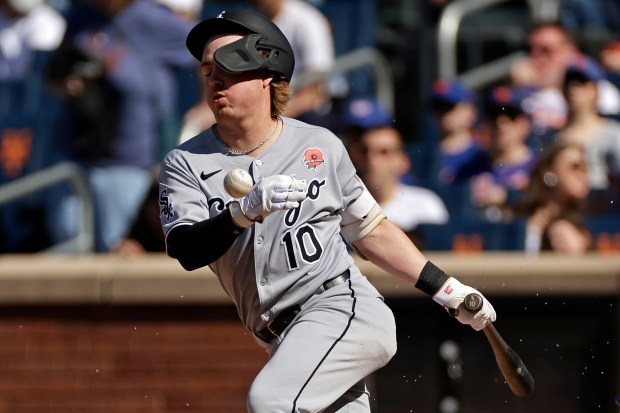 White Sox's Chase Meidroth reacts during an at-bat in the first inning against the Mets on May 26, 2025, in New York. (AP Photo/Adam Hunger)