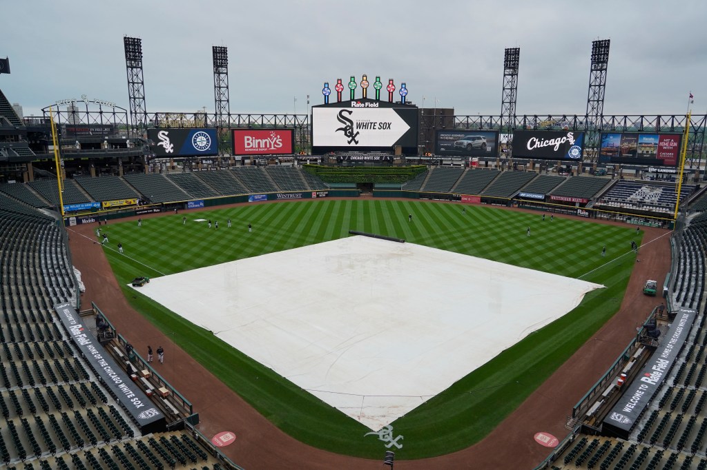 Weather delays start of Tuesday's game