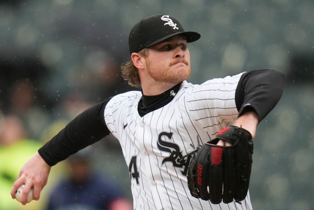 White Sox starter Shane Smith delivers against the Mariners during the first inning on May 21, 2025, at Rate Field. (Erin Hooley/AP)