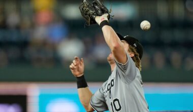 Late defensive miscues cost the Chicago White Sox in 4-3 loss