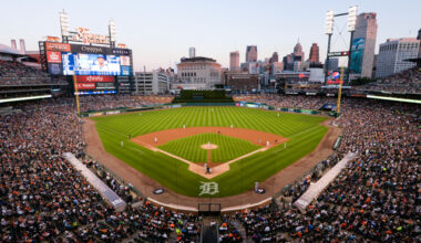 Boston Red Sox 9 - Detroit Tigers 10: Final 11 score, results, recap, box score, stats