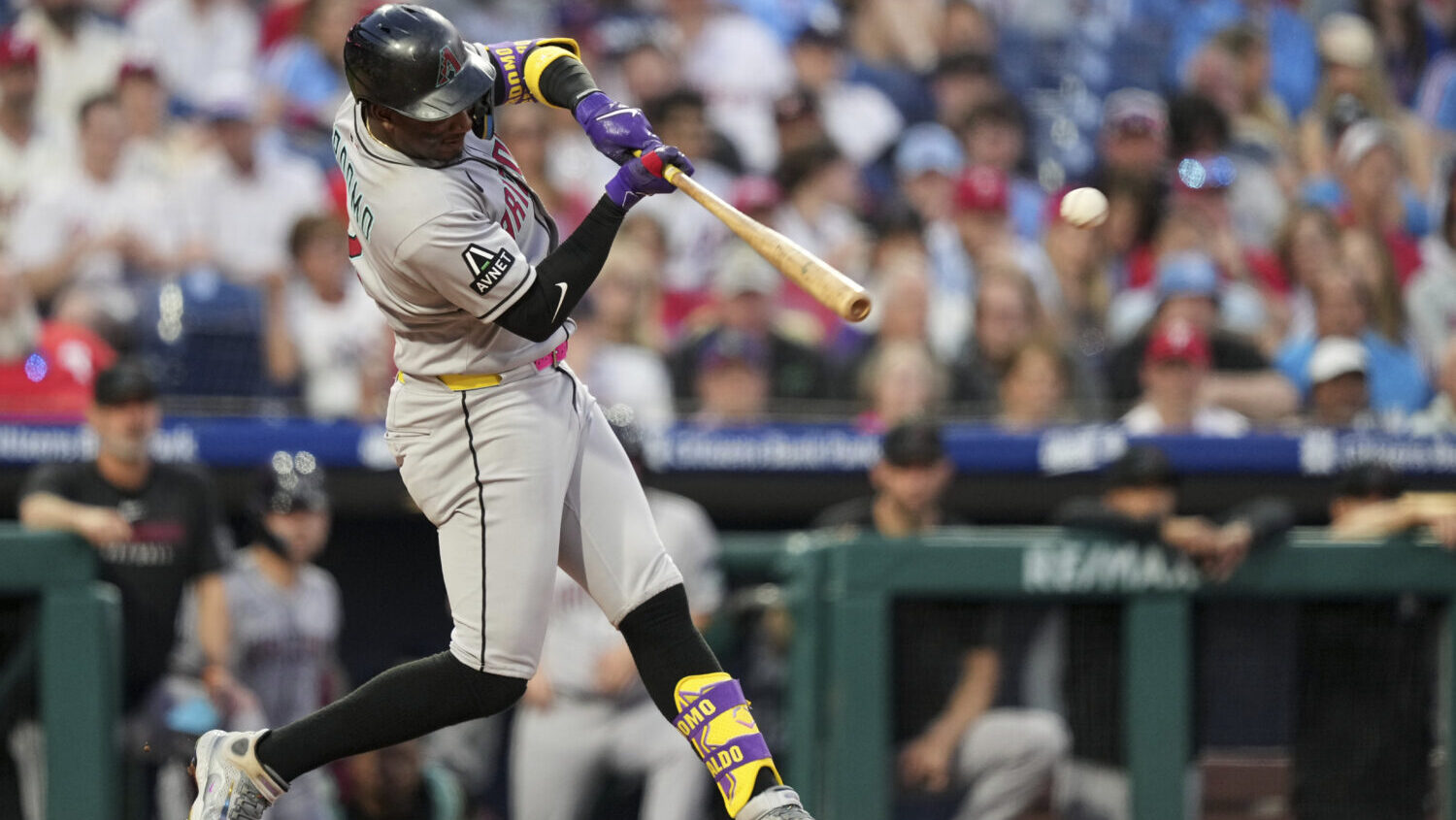 Diamondbacks squander big lead, win in extras vs. Phillies