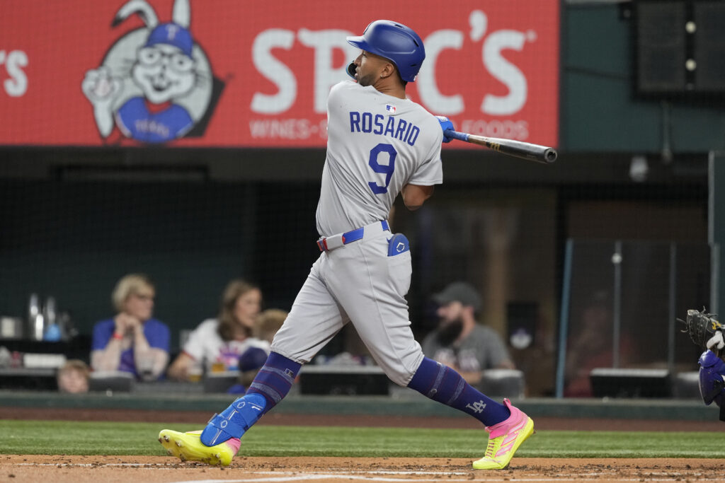 Brewers Sign Eddie Rosario To Minor League Deal