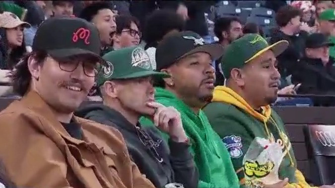 Giants & Athletics fans clash as Battle of the Bay resumes for 1st time since As left Oakland