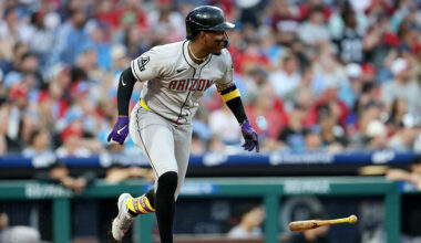 Diamondbacks put up 7 runs in 2 innings vs. Phillies