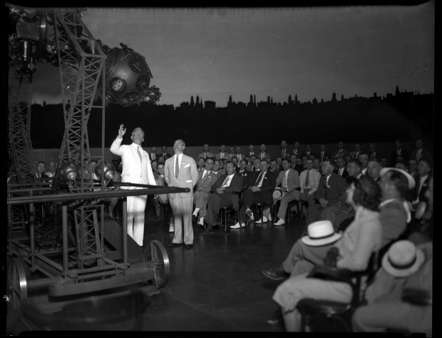Professor Philip Fox lectures on the eclipse of the moon...
