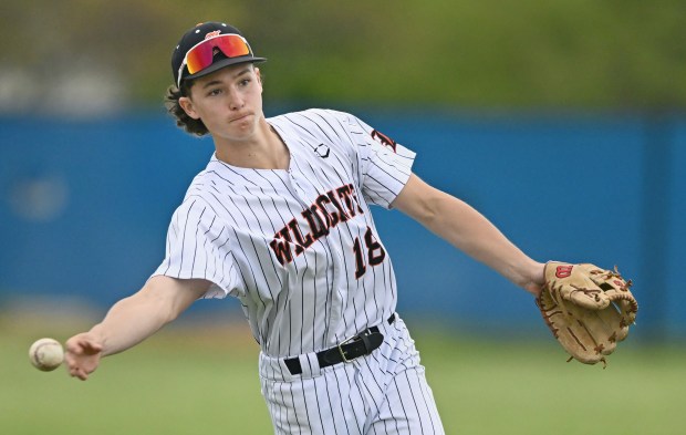 Libertyville's Bode Rohrbach warms up 
