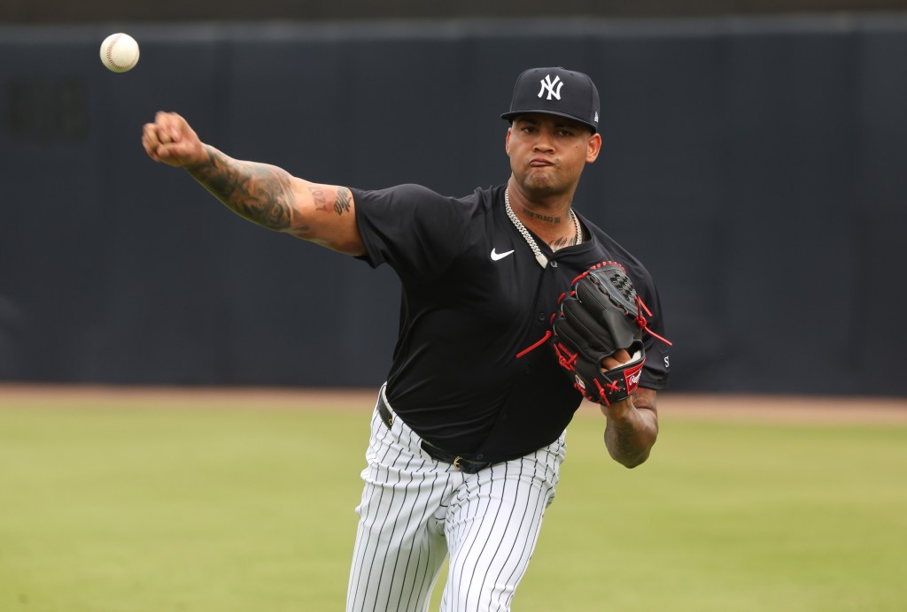 Luis Gil, pitching during spring training, threw a 15-pitch bullpen session Friday, his latest rehab step as he looks to come back from a lat strain injury