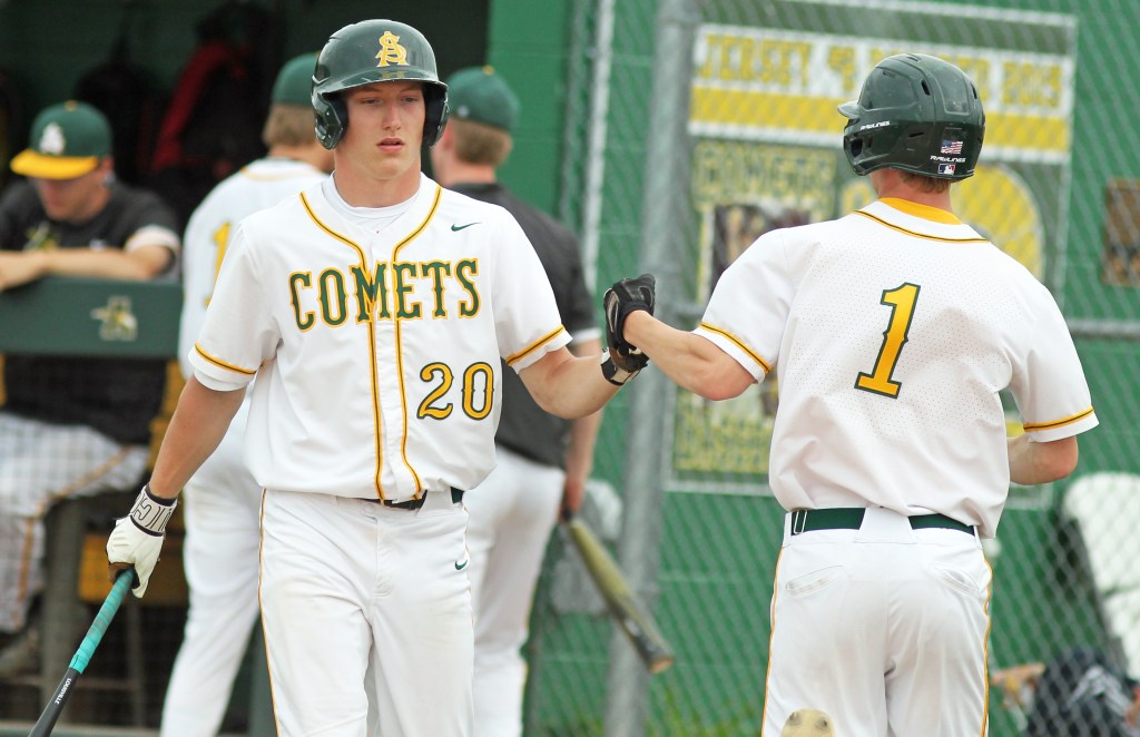Comets go undefeated in SWC, positioned for playoff push – Morning Journal