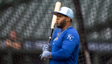 Royals Release Nelson Velazquez - MLB Trade Rumors