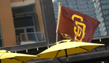 Padres trail in chase for Vedder Cup with second loss to Mariners