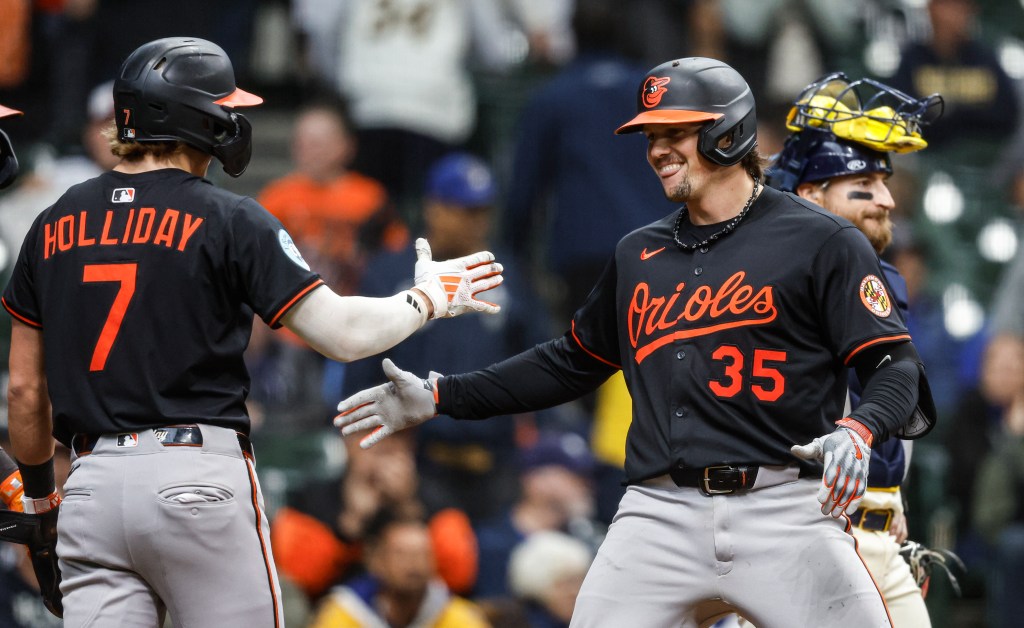 Orioles rally to beat Brewers, 8-4, in extras for Mansolino’s first win - Baltimore Sun