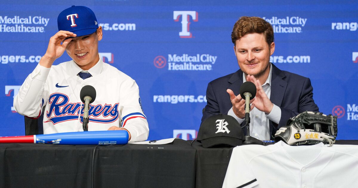 Texas Rangers officially sign two-way South Korean teenage standout Seong-Jun Kim