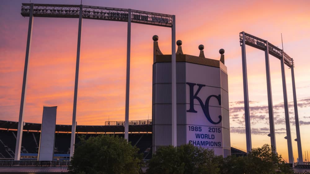 RAGANS STRIKES OUT 11 AS ROYALS BLANK WHITE SOX 3-0 | KMMO