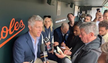 Blame GM Elias for woeful baseball team.