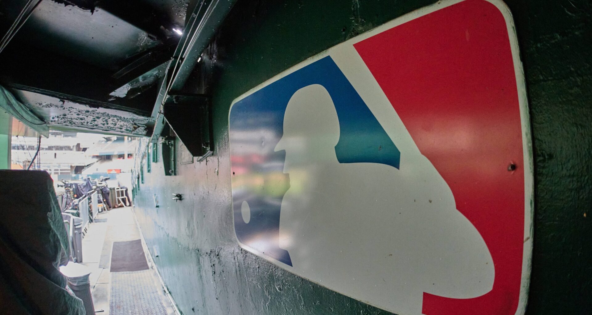 NBCUniversal reportedly making bid for ESPN’s MLB package