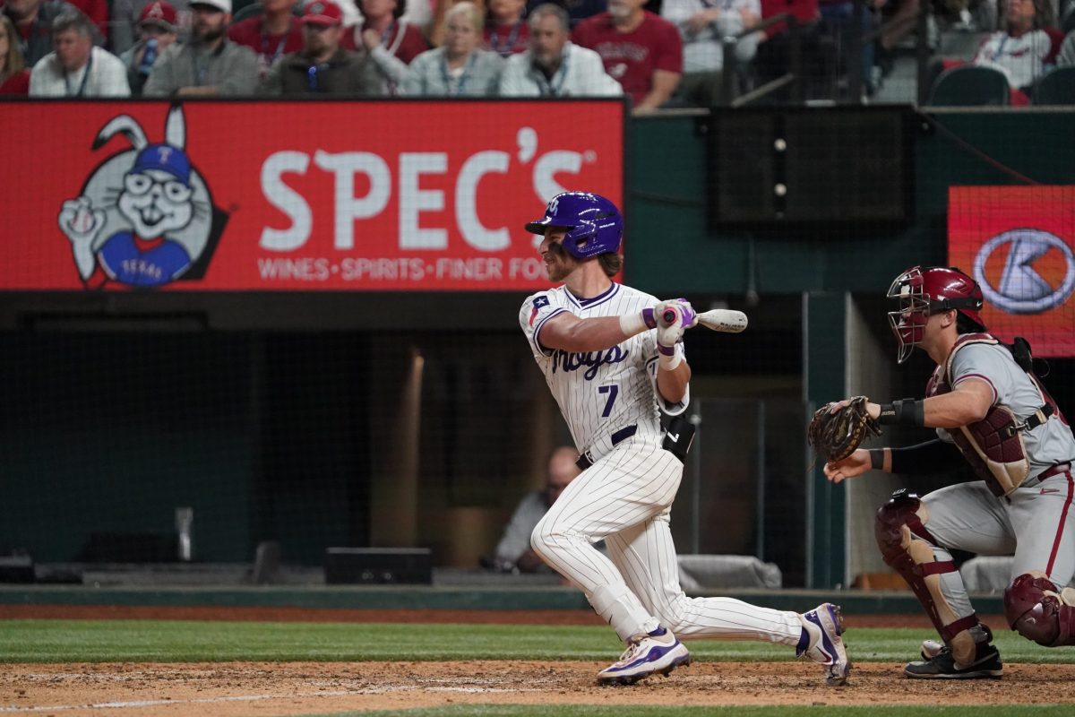 how to watch college baseball tournaments