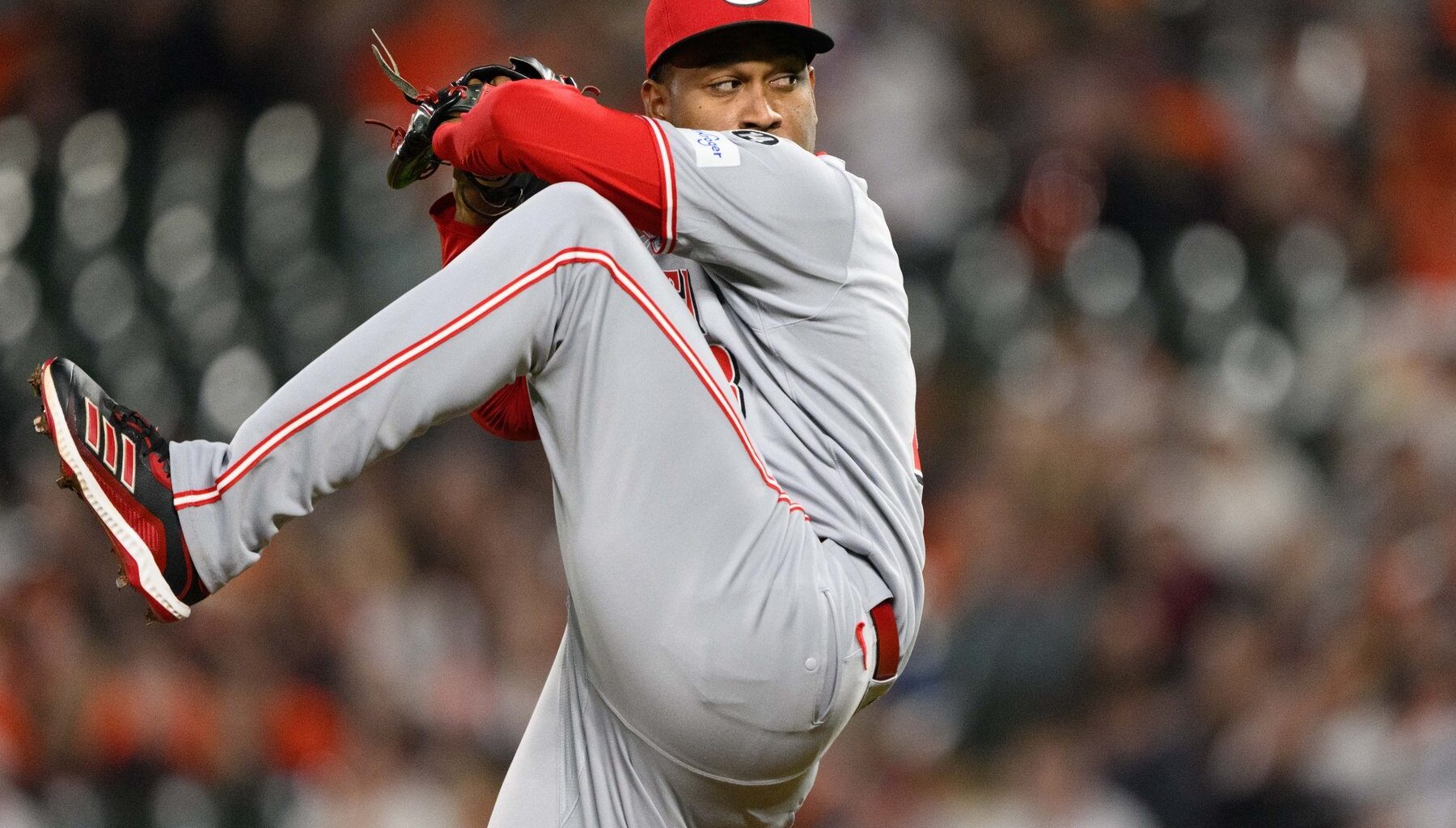 The Reds traded reliever Alexis Díaz to the Dodgers on Thursday for a minor league pitcher.