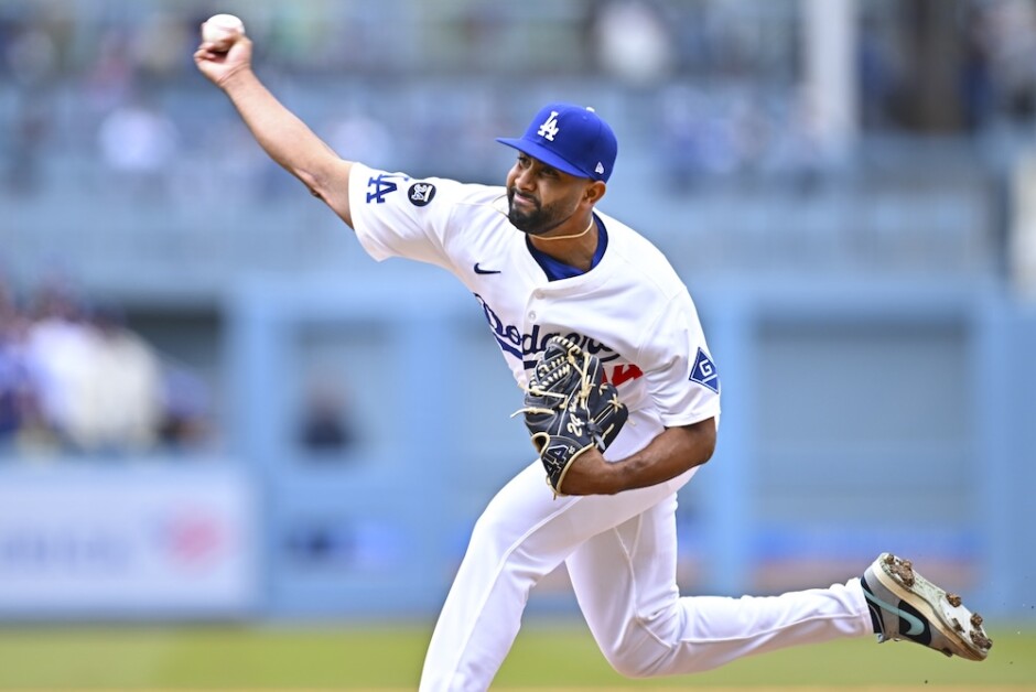 Dodgers lose relief pitcher to Chicago White Sox